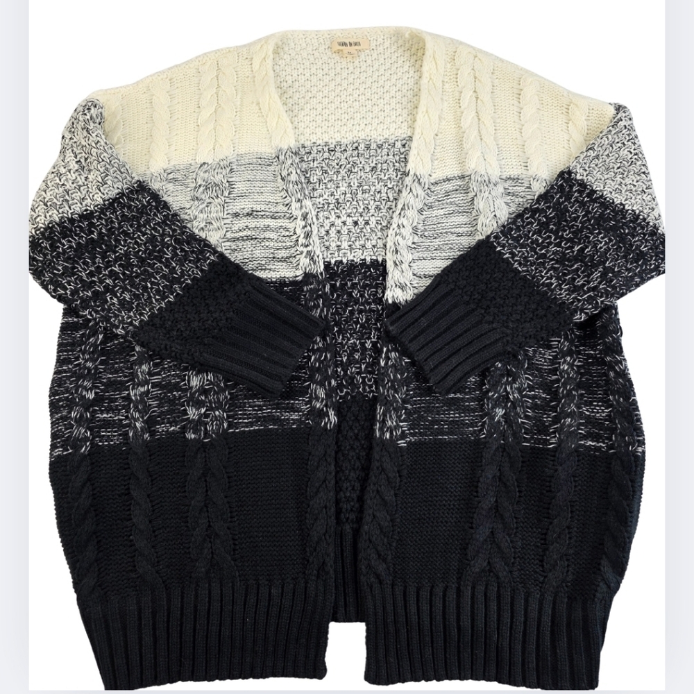 Fashion On Earth By Buckle Black Gray White Cable Knit Cardi Sz M 3037-CO